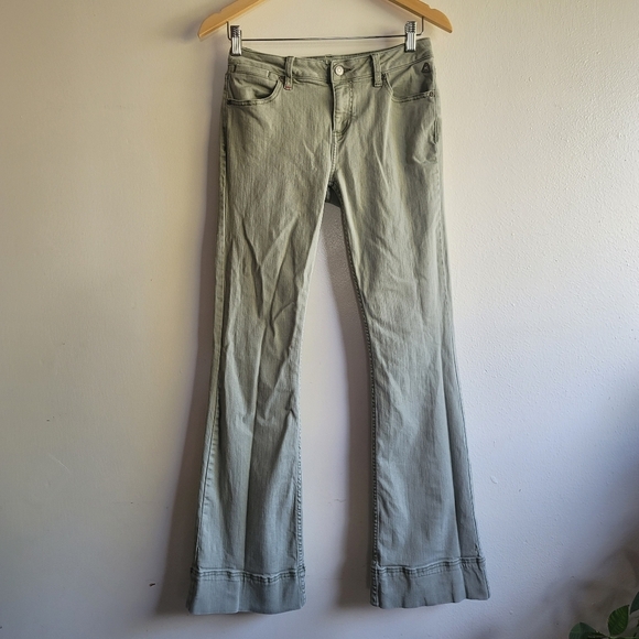 Idyllwind, Rebel Bootcut Jeans,‎ Low Rise, Light Sage Green, Size 6 - Picture 1 of 9